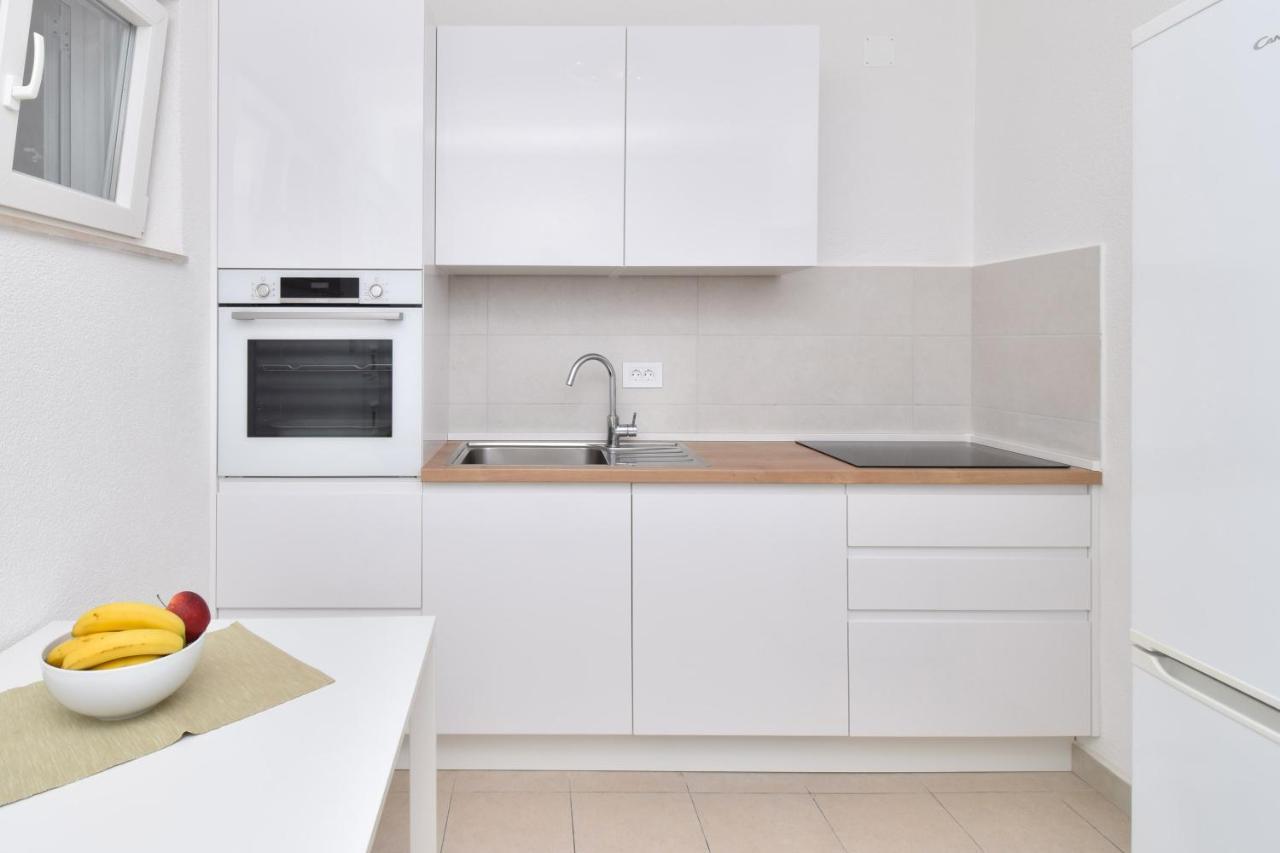 Apartments Despot Tucepi Bagian luar foto