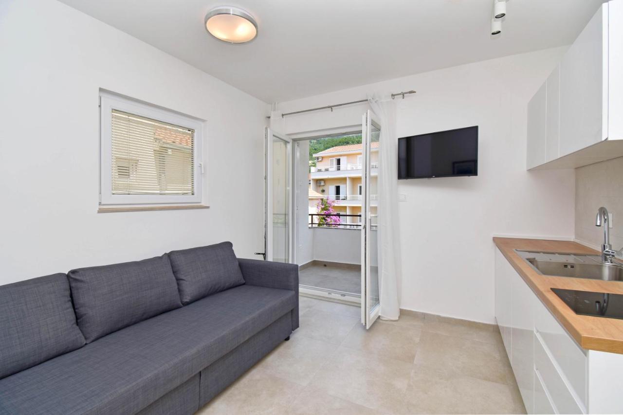 Apartments Despot Tucepi Bagian luar foto