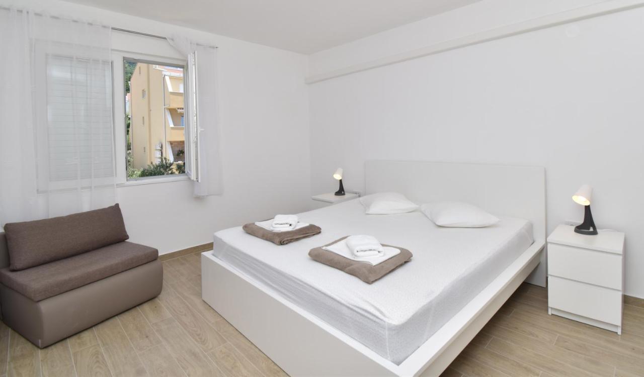 Apartments Despot Tucepi Bagian luar foto