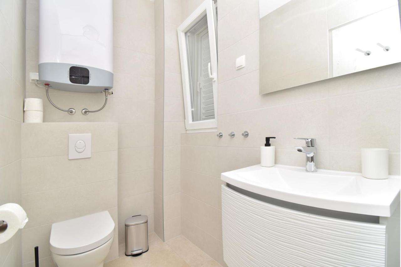 Apartments Despot Tucepi Bagian luar foto