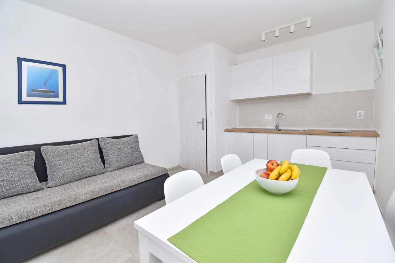 Apartments Despot Tucepi Bagian luar foto